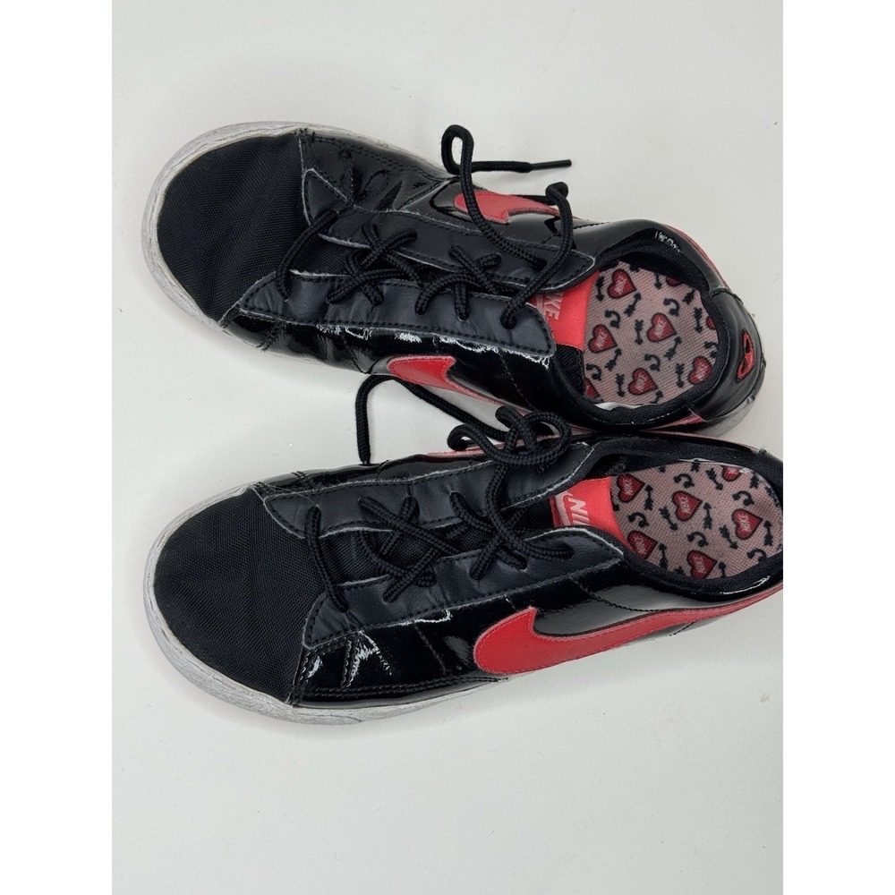 NIKE BLAZER LOW (GS) BLACK RED AO1033 001 KIDS US 3Y Heart Embroidery 2017 - Picture 3 of 10